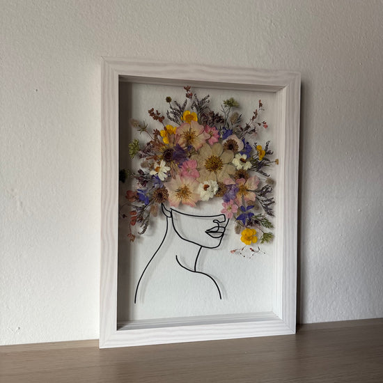 Tajemstvím zahalena