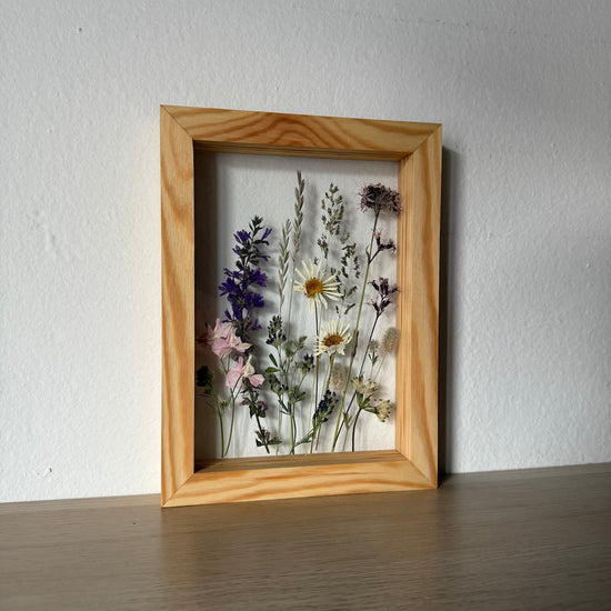 Bosou nohou po louce tančit