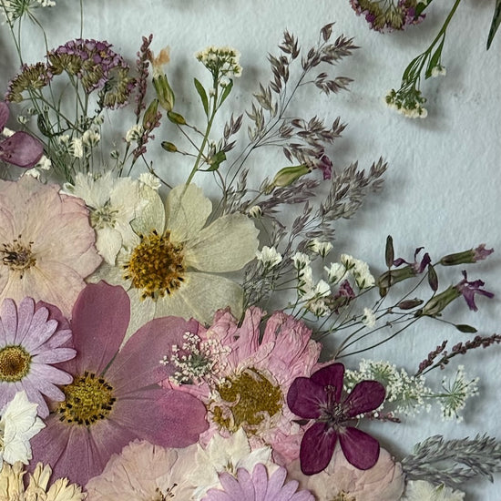 Radostné větrné růžové růžky