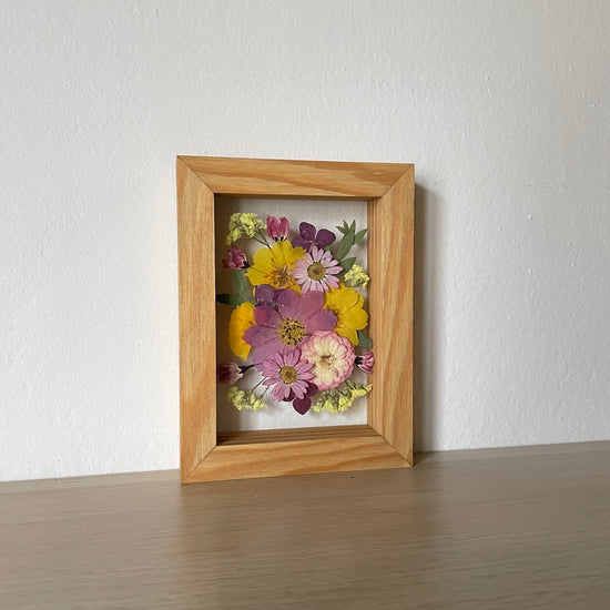 Svítí slunce nad hlavou