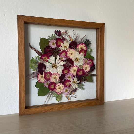 Podzimní sklízení jablíček v sadu